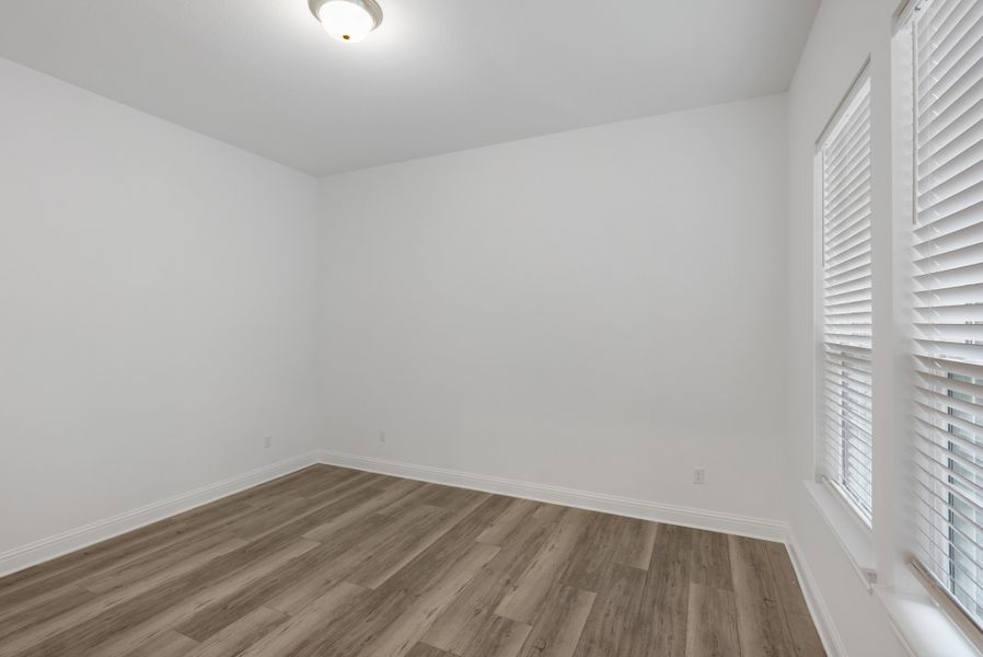 Representative unfurnished interior of a home built from the Hasley by Ashton Woods in The Estates at La Cima, San Marcos (Image 26).