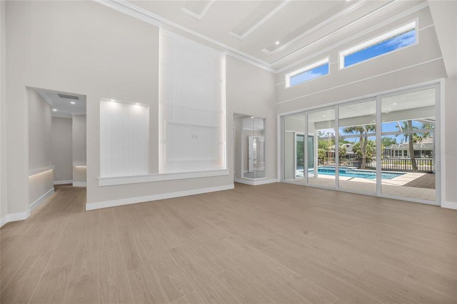 Spacious, unfurnished interior of a new home in , Sarasota (Image 23).