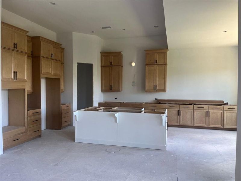 Spacious, unfurnished interior of a new home in Horizon at Laurel Canyon, Canton (Image 9).