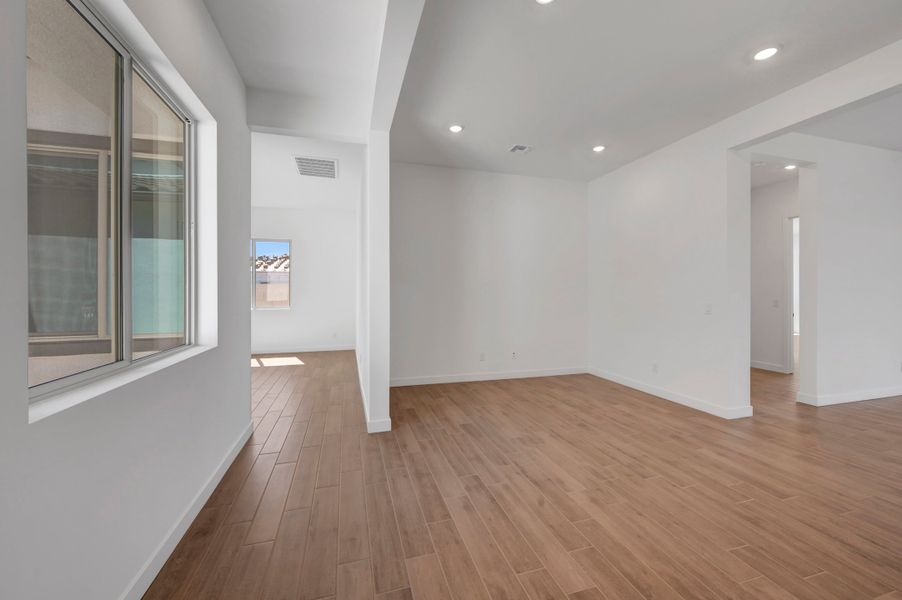 Spacious, unfurnished interior of a new home in Abel Ranch, Goodyear (Image 34).