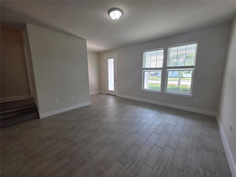 Spacious, unfurnished interior of a new home in , Orlando (Image 31).