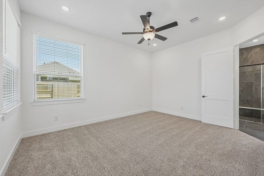 Spacious, unfurnished interior of a new home in Wood Leaf Reserve, Tomball (Image 30). Spacious, unfurnished interior of a new home in Wood Leaf Reserve, Tomball (Image 30).