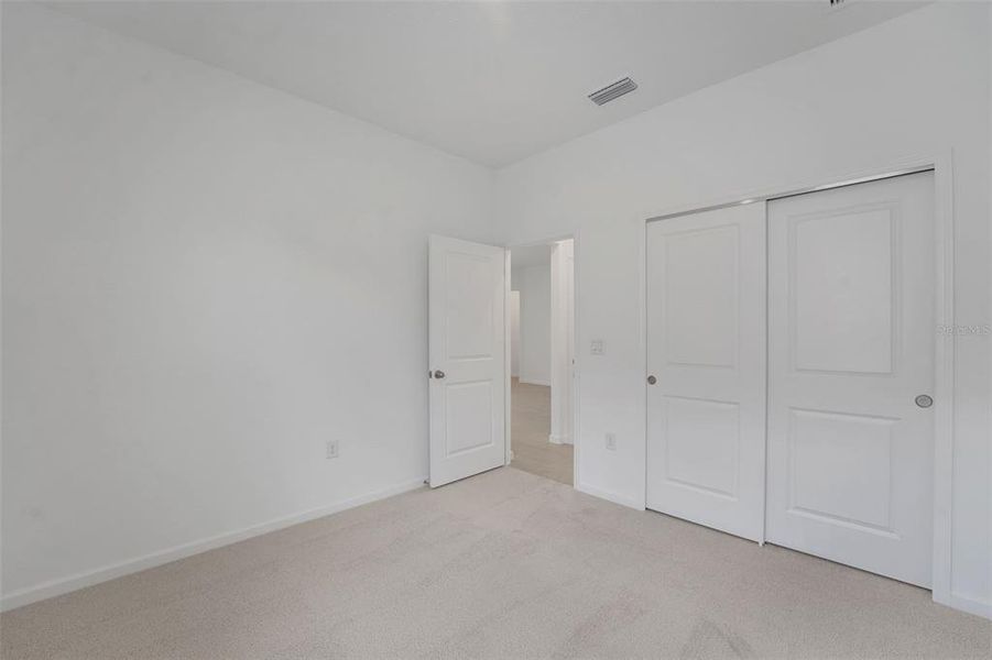 Spacious, unfurnished interior of a new home in Cypress Park Estates, Haines City (Image 28).