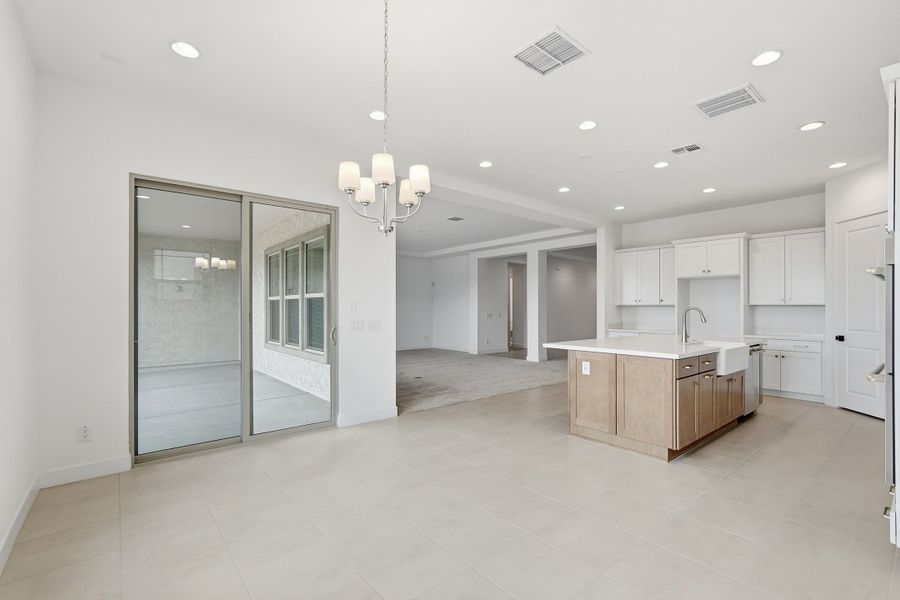 Spacious, unfurnished interior of a new home in Aloravita South, Peoria (Image 20).