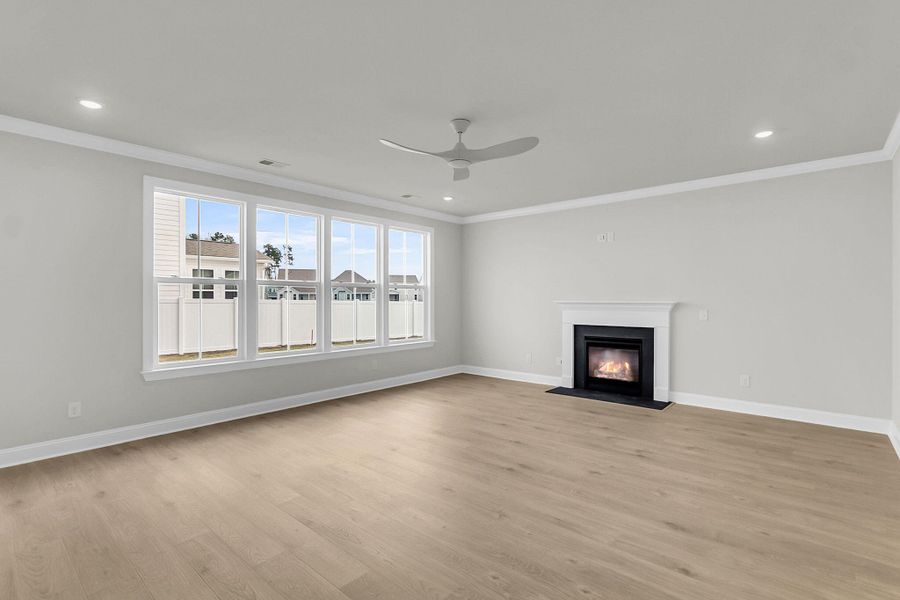 Spacious, unfurnished interior of a new home in Tidewater at Lakes of Cane Bay, Summerville (Image 43).