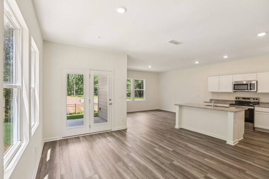 Representative unfurnished interior of a home built from the Triton by Starlight Homes in Chestnut Grove, Douglasville (Image 18).