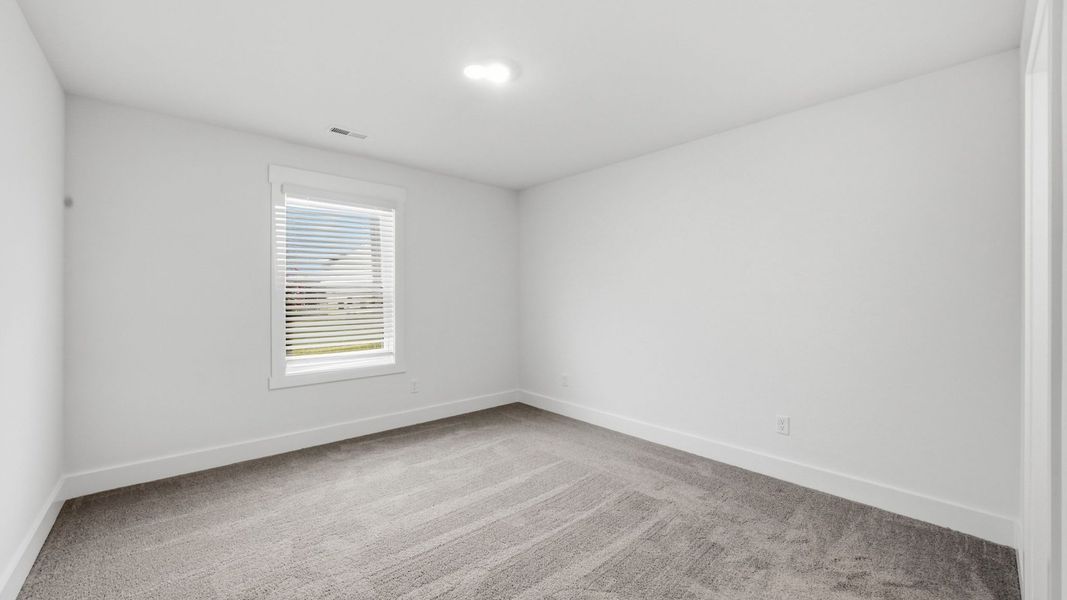 Spacious, unfurnished interior of a new home in Fieldcrest Acres Townhomes, Blountville (Image 23).