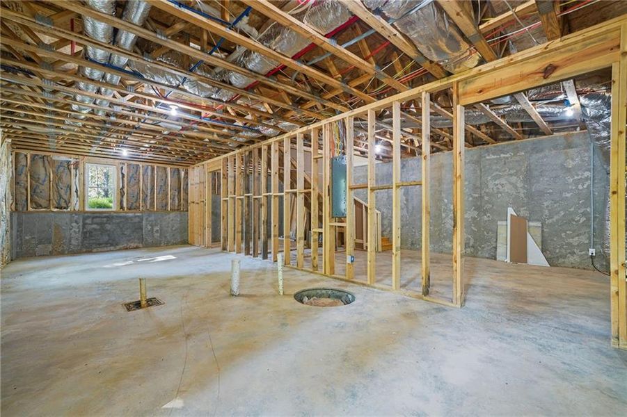 Spacious, unfurnished interior of a new home in , Talking Rock (Image 21).