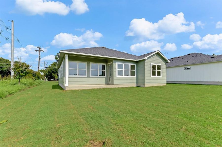 Exterior details and patio area of a home in , Marble Falls (Image 4).