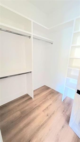 Spacious, unfurnished interior of a new home in , Dahlonega (Image 10).