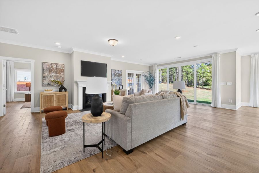 Furnished interior view inside a new home in Edgewater - Harbor Pointe, Lancaster (Image 12).