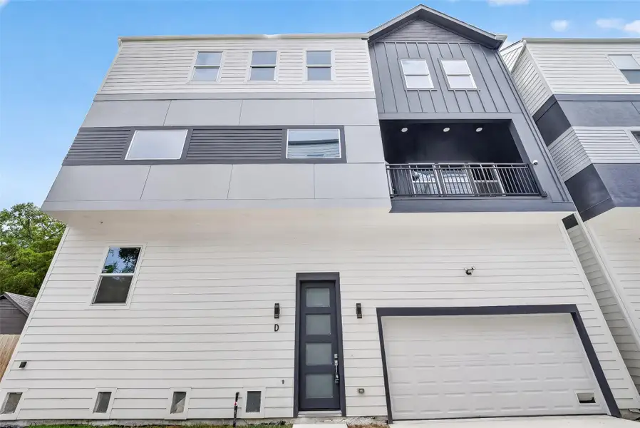 Three stories with One bedroom downstairs, living and kitchen on the second floor, with the primary and guest room on the third floor Three stories with One bedroom downstairs, living and kitchen on the second floor, with the primary and guest room on the third floor