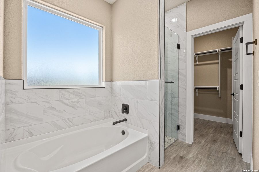 Furnished interior view inside a new home in , Atascosa (Image 9).