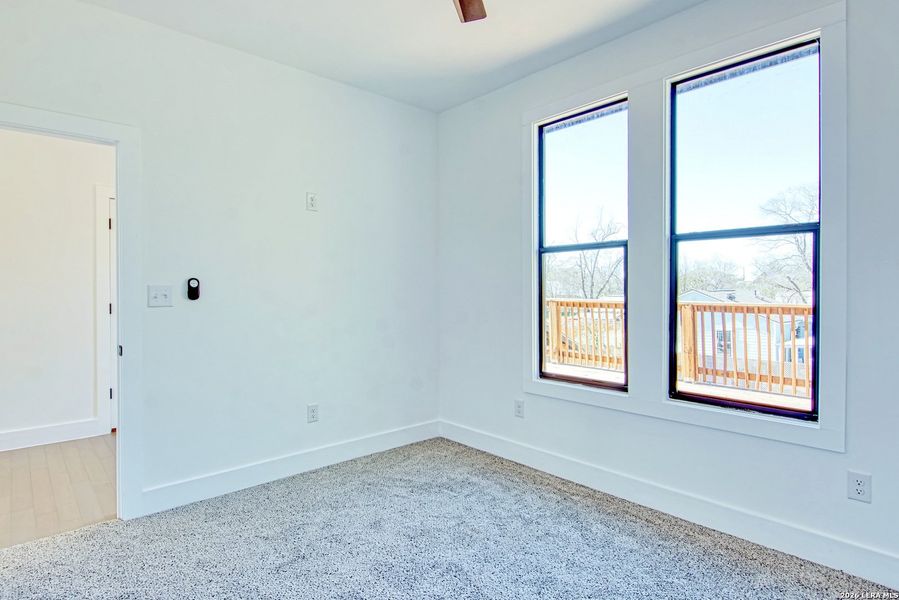 Spacious, unfurnished interior of a new home in , San Antonio (Image 14).