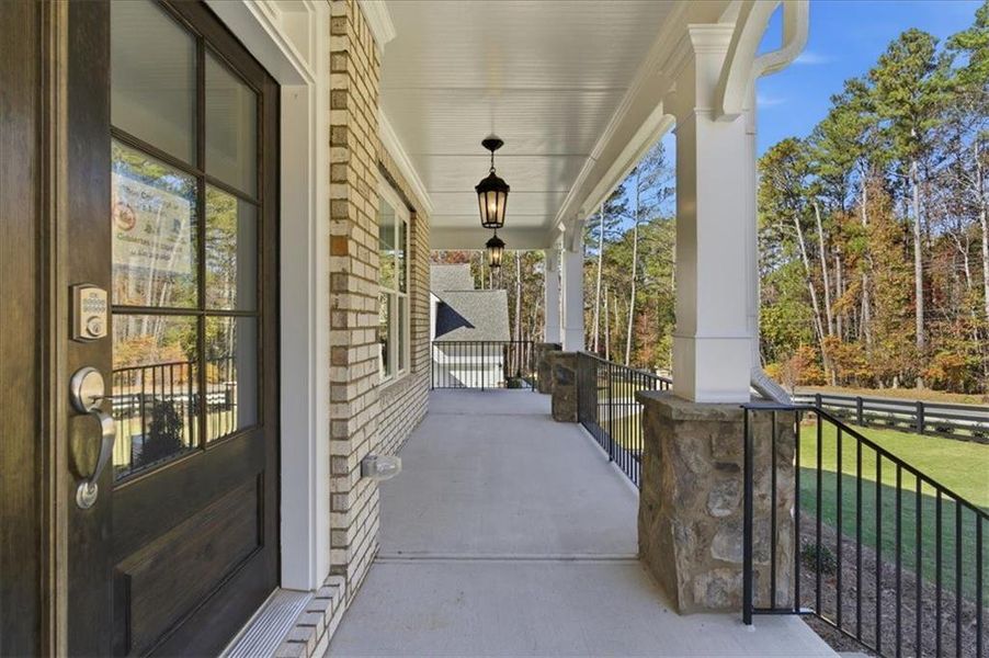 Exterior details and patio area of a home in Ford Landing, Acworth (Image 3).