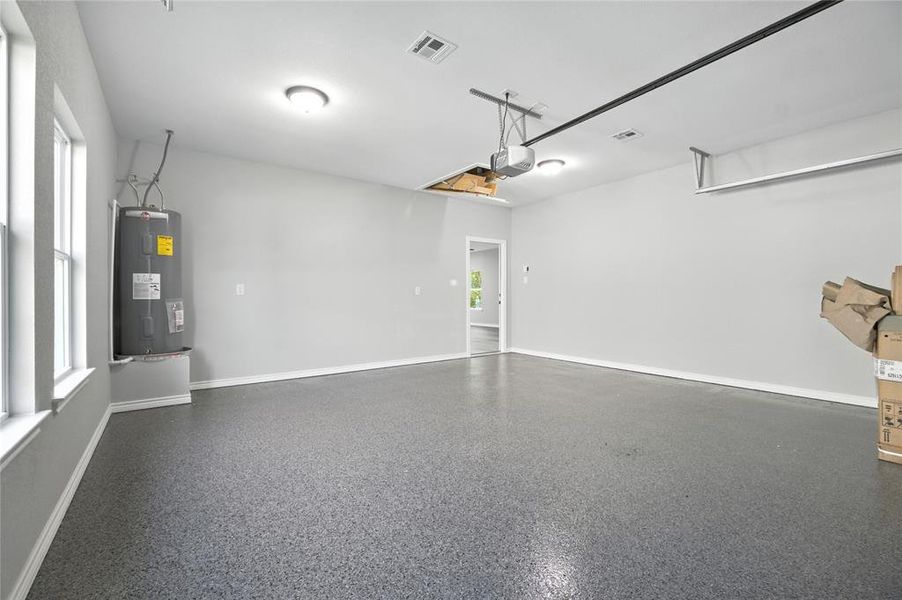 Spacious, unfurnished interior of a new home in , Hillsboro (Image 12).