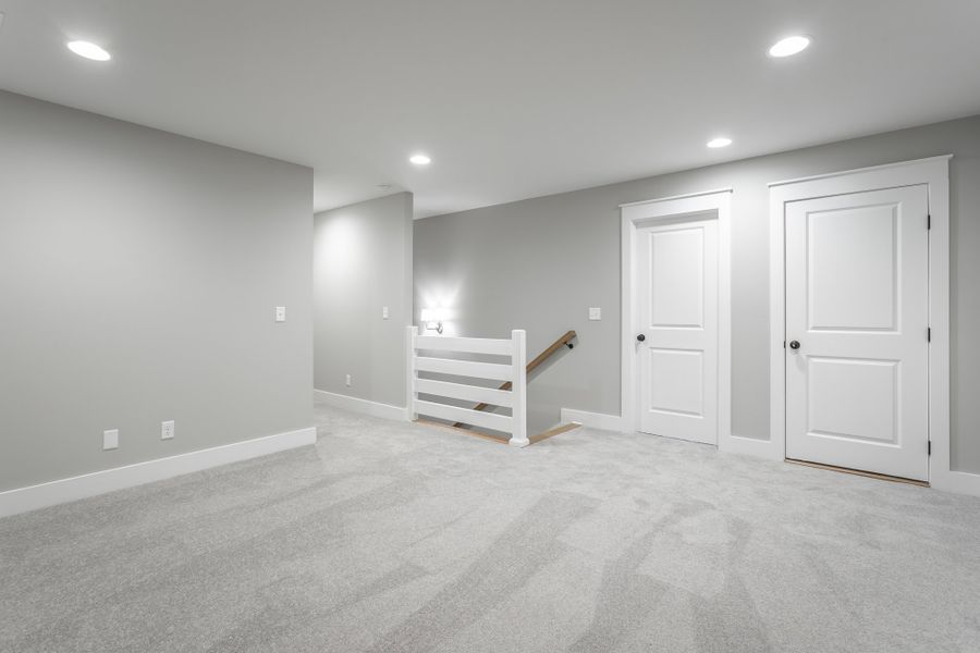 Spacious, unfurnished interior of a new home in Pine Ridge, Soddy-Daisy (Image 31).