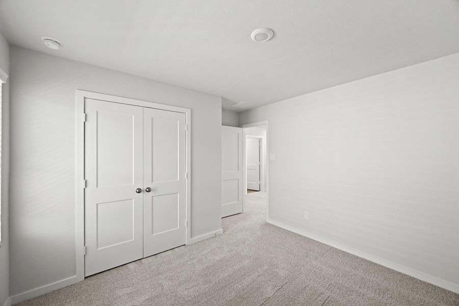 Spacious, unfurnished interior of a new home in Lakes at Black Oak, Magnolia (Image 11).