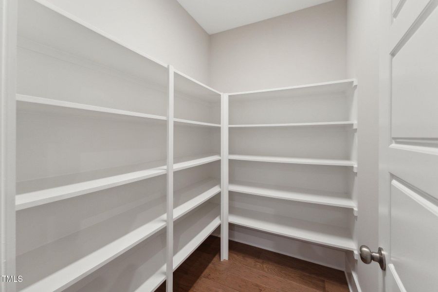 6- Kitchen 6- Kitchen