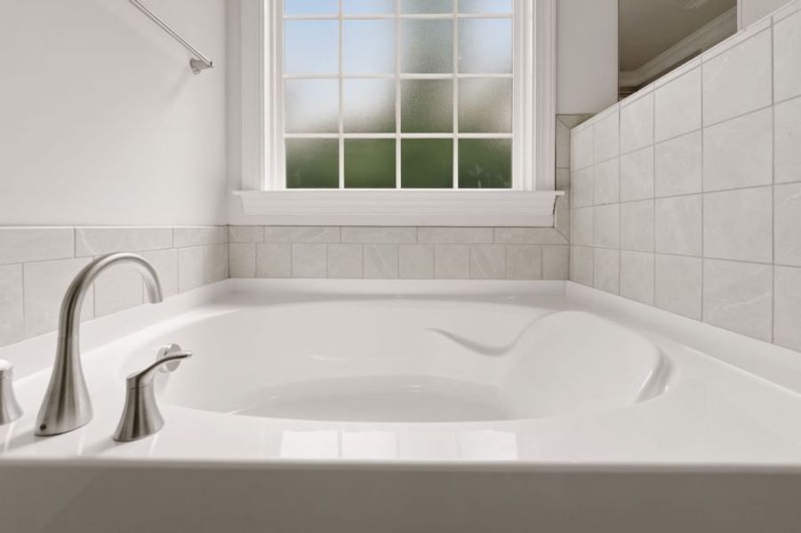 Representative interior finishes for a home built from the Essex by Keystone Homes NC in Weybridge, Burlington (Image 24).