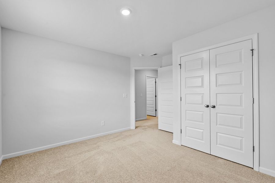 Spacious, unfurnished interior of a new home in Brooke Hill, Lewisville (Image 41).