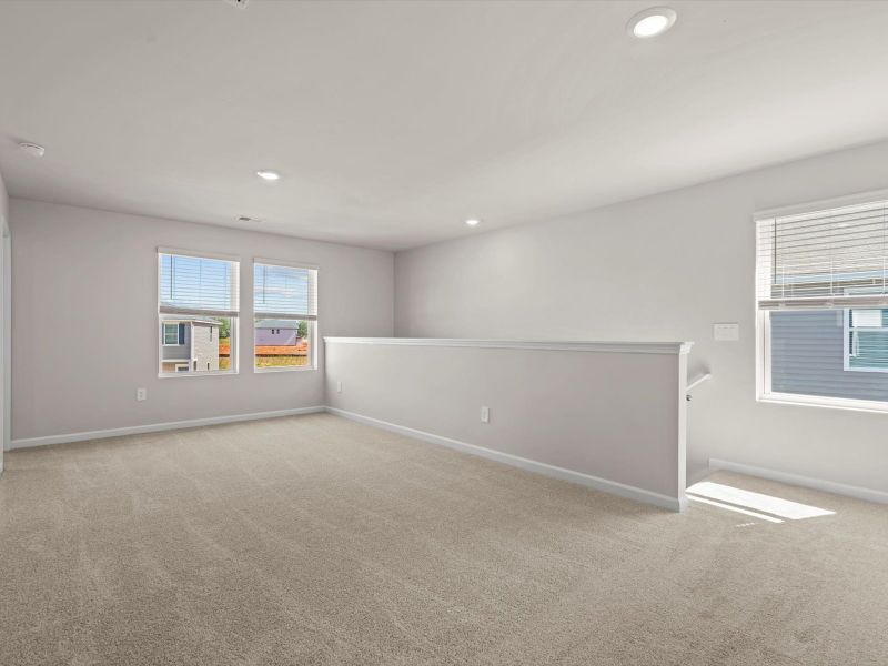 Spacious, unfurnished interior of a new home in Pleasant Brook, Piedmont (Image 12).