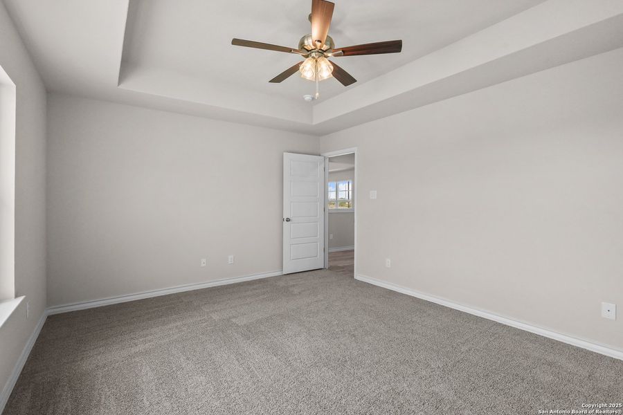 Spacious, unfurnished interior of a new home in , Poteet (Image 28).