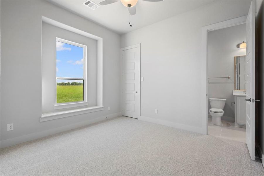 Spacious, unfurnished interior of a new home in Levante - 1 Acre Lots, Waxahachie (Image 25). Spacious, unfurnished interior of a new home in Levante - 1 Acre Lots, Waxahachie (Image 25).