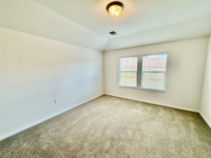 Spacious, unfurnished interior of a new home in Lexington Parke, Del Valle (Image 6).