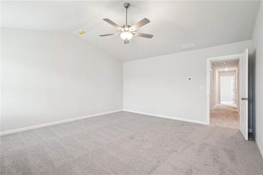 Spacious, unfurnished interior of a new home in Fairview Lake, Conyers (Image 41).