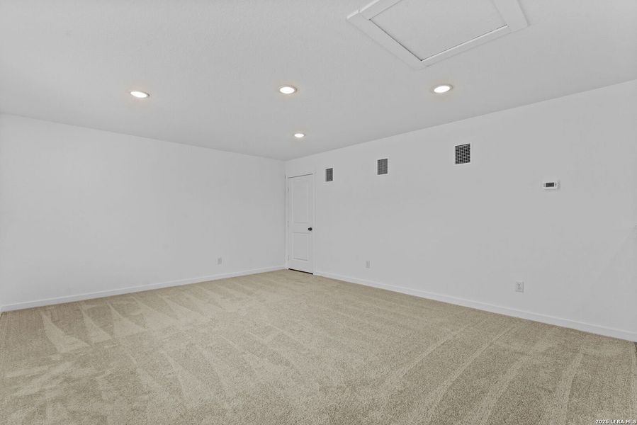 Spacious, unfurnished interior of a new home in Grace Valley, Marion (Image 16).