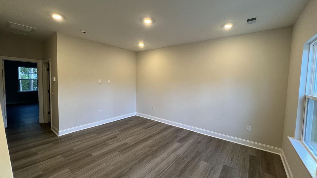 Spacious, unfurnished interior of a new home in Dorchester County Homes, Summerville (Image 11).