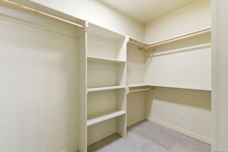 Spacious, unfurnished interior of a new home in , Floresville (Image 31).