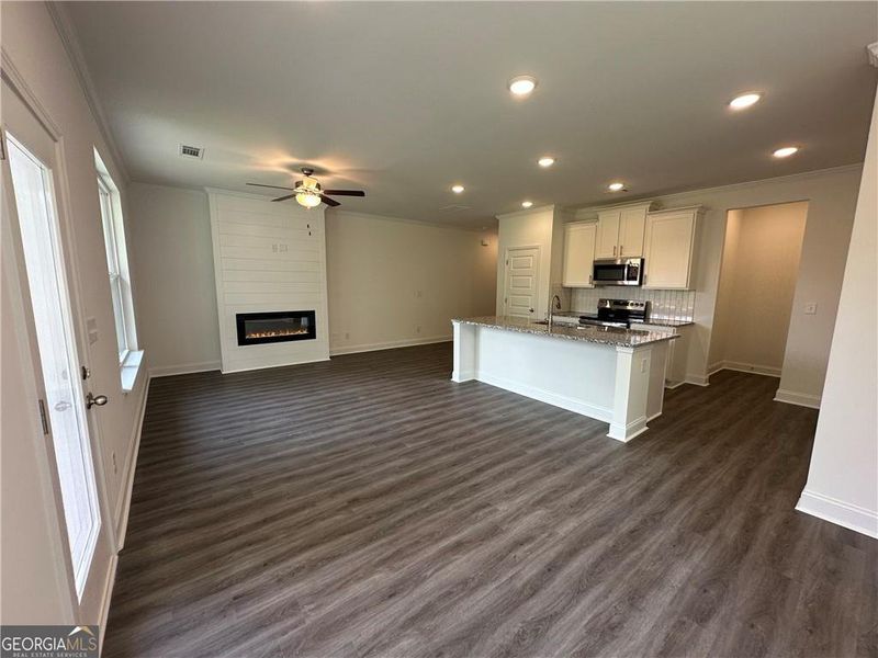 Spacious, unfurnished interior of a new home in Mulberry Summit, Flowery Branch (Image 12). Spacious, unfurnished interior of a new home in Mulberry Summit, Flowery Branch (Image 12).