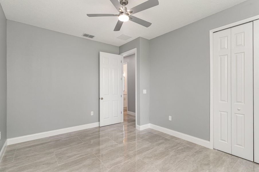 Spacious, unfurnished interior of a new home in , Palm Bay (Image 23).