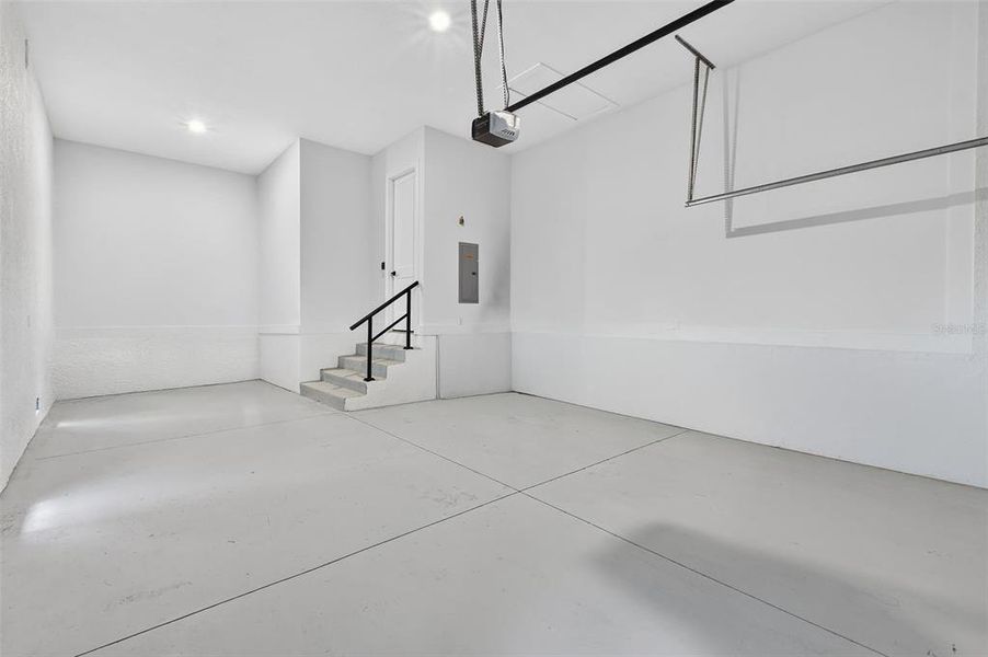 Spacious, unfurnished interior of a new home in , Port Charlotte (Image 54).