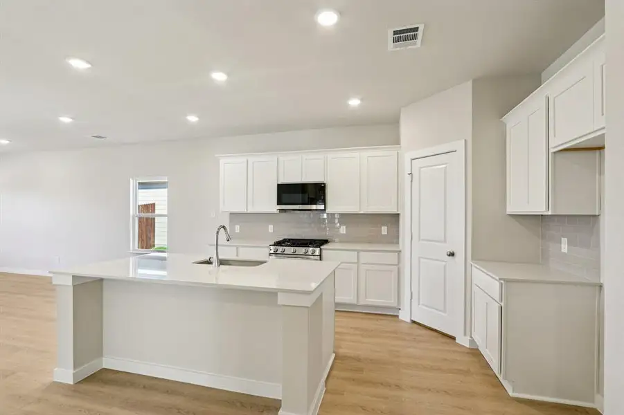 Furnished interior view inside a new home in Hickory Hill, Sherman (Image 6).