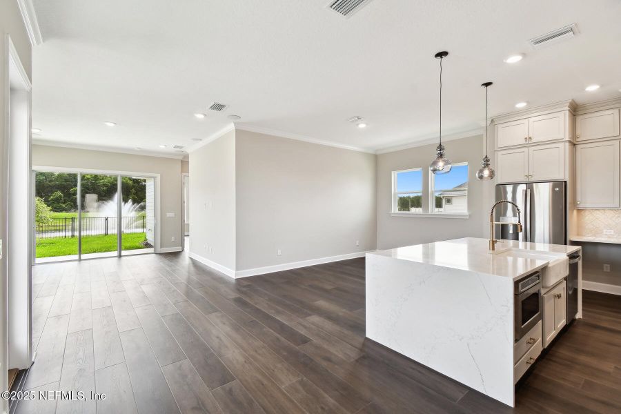 Image 23 of a home in Granville at eTown 38'.