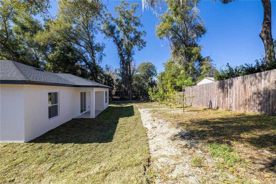 Exterior details and patio area of a home in , Deland (Image 33).