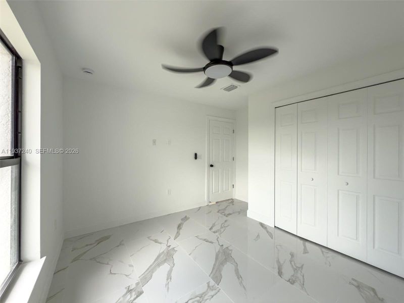 Spacious, unfurnished interior of a new home in , Lehigh Acres (Image 28).