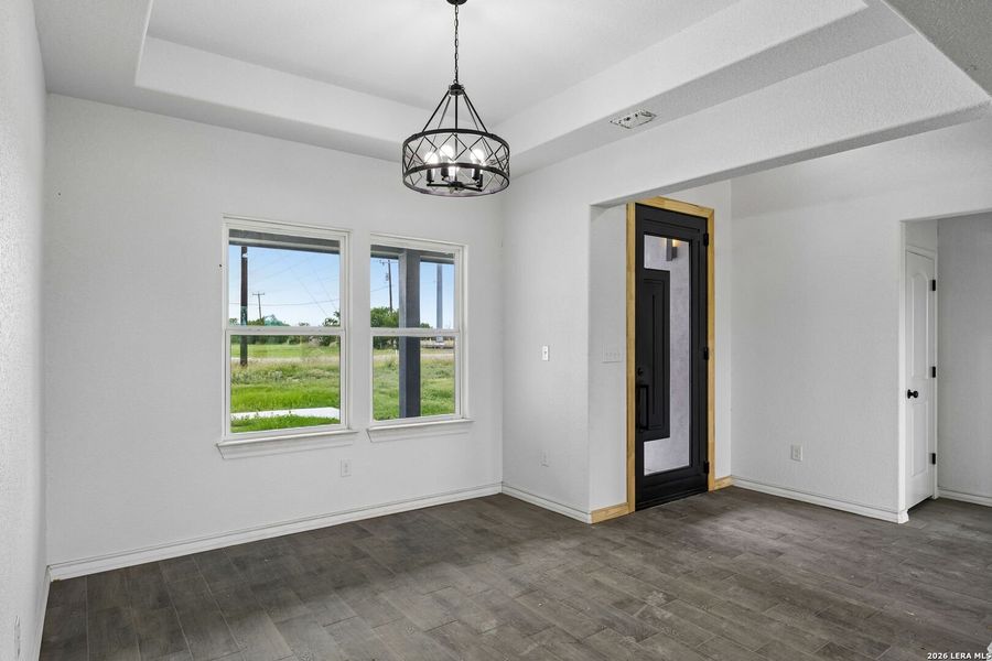 Spacious, unfurnished interior of a new home in , Natalia (Image 38).