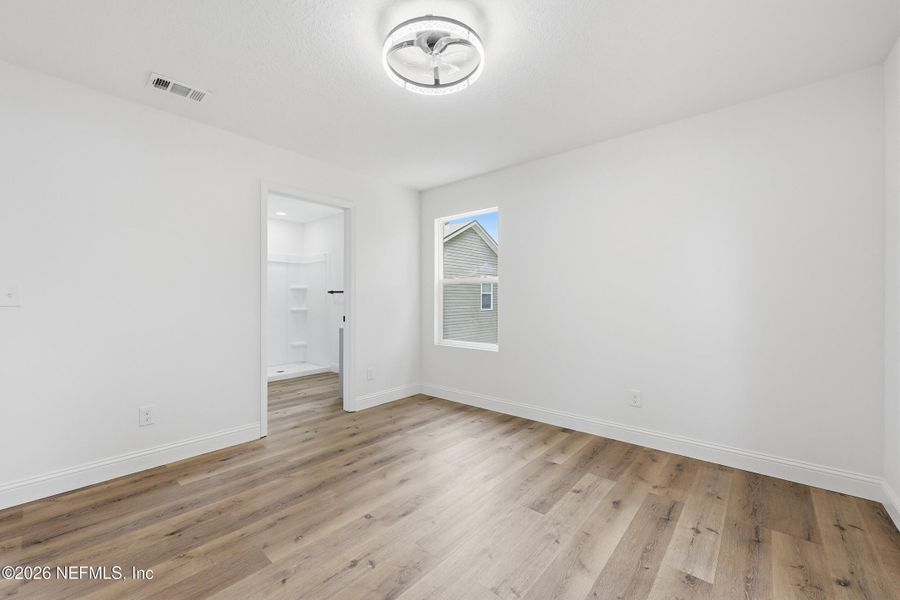 Spacious, unfurnished interior of a new home in , Jacksonville (Image 24).