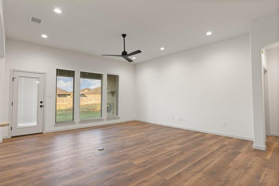 Spacious, unfurnished interior of a new home in , Cleburne (Image 15).