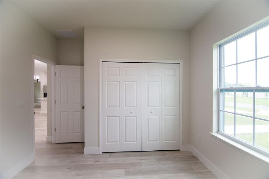 Spacious, unfurnished interior of a new home in , Ocala (Image 13).