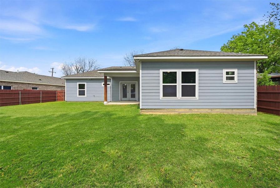 Exterior details and patio area of a home in , Sherman (Image 23).
