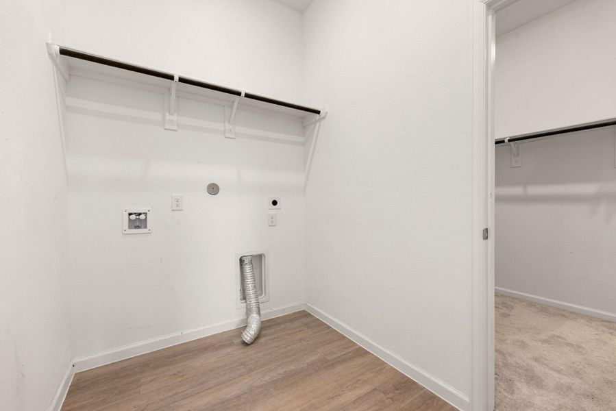 Spacious, unfurnished interior of a new home in Sunterra, Katy (Image 17).