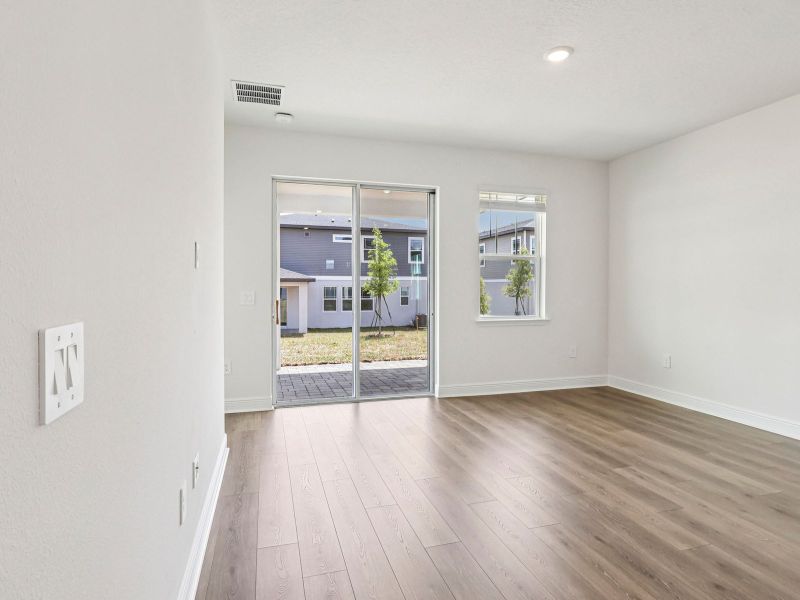 Spacious, unfurnished interior of a new home in Cyrene at Minneola, Minneola (Image 8).