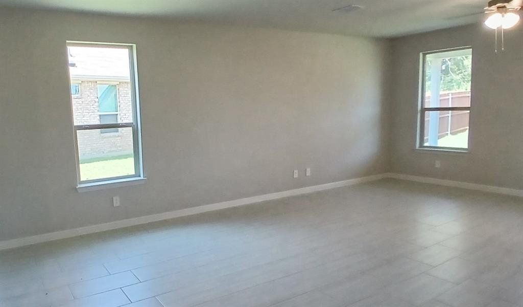 Spacious, unfurnished interior of a new home in The Canyons, Keene (Image 9).