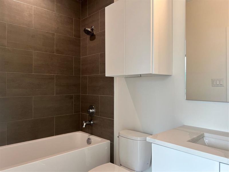 Furnished interior view inside a new home in , Dallas (Image 4).