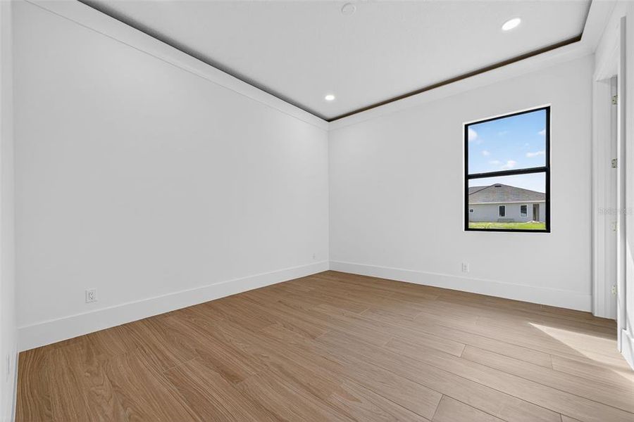 Spacious, unfurnished interior of a new home in , Sarasota (Image 61).